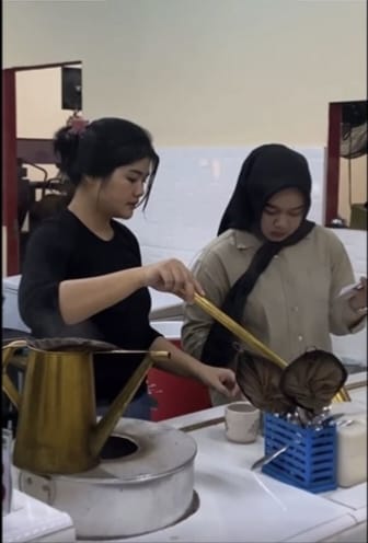 Kucuran KUR Bank Kalbar Sulap Kopi Saring Melawi dari Warung Pinggir Jalan jadi Tempat Nongkrong Favorit dan Berkelas