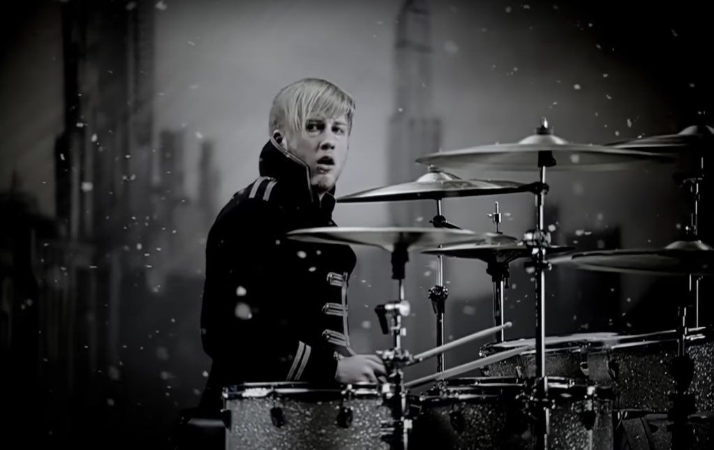 Bob Bryar Eks Drummer My Chemical Romance Ditemukan Membusuk di Rumahnya