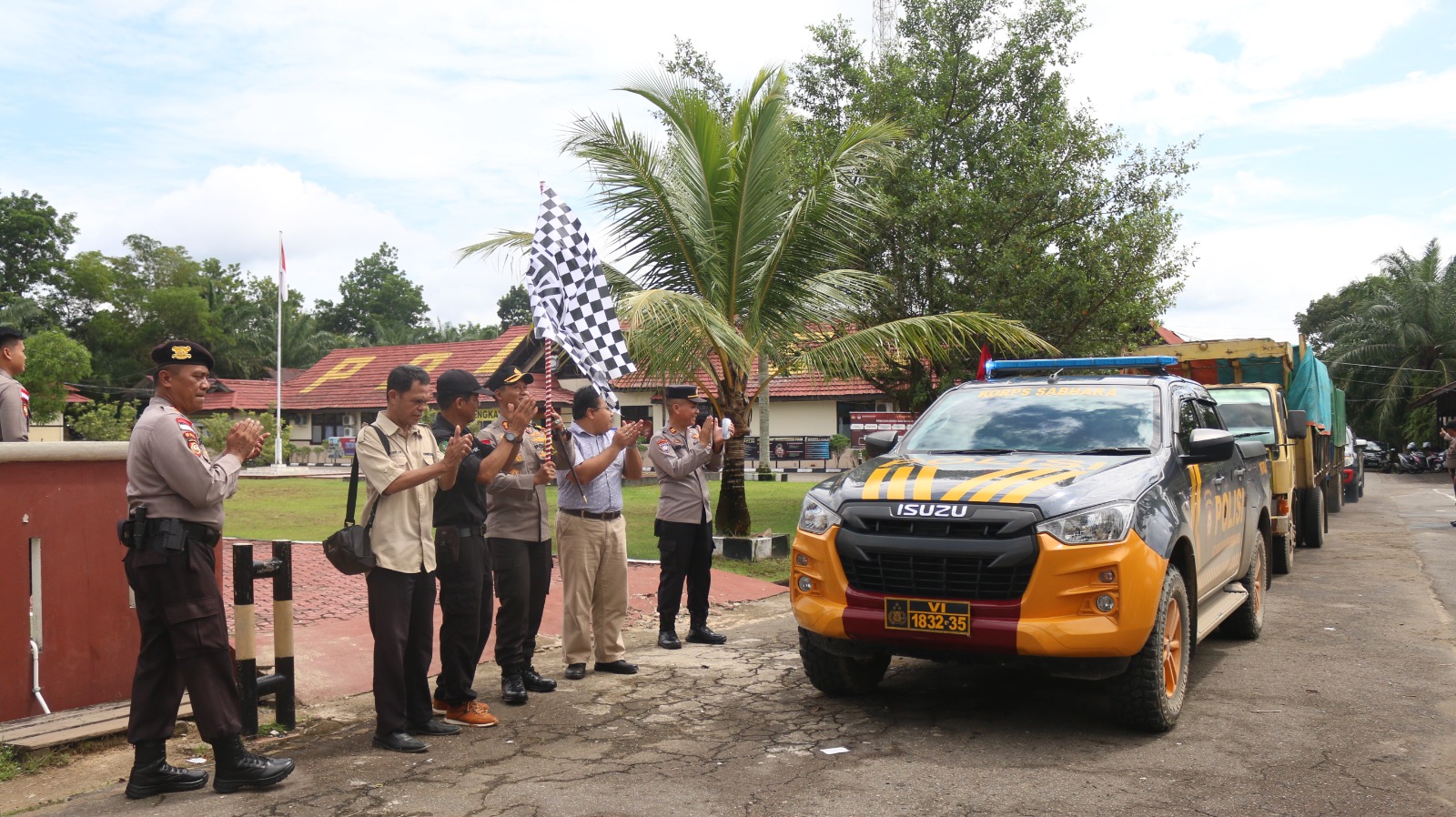 Polres Bengkayang Distribusikan 15 Ton Benih Jagung ke 12 Kecamatan