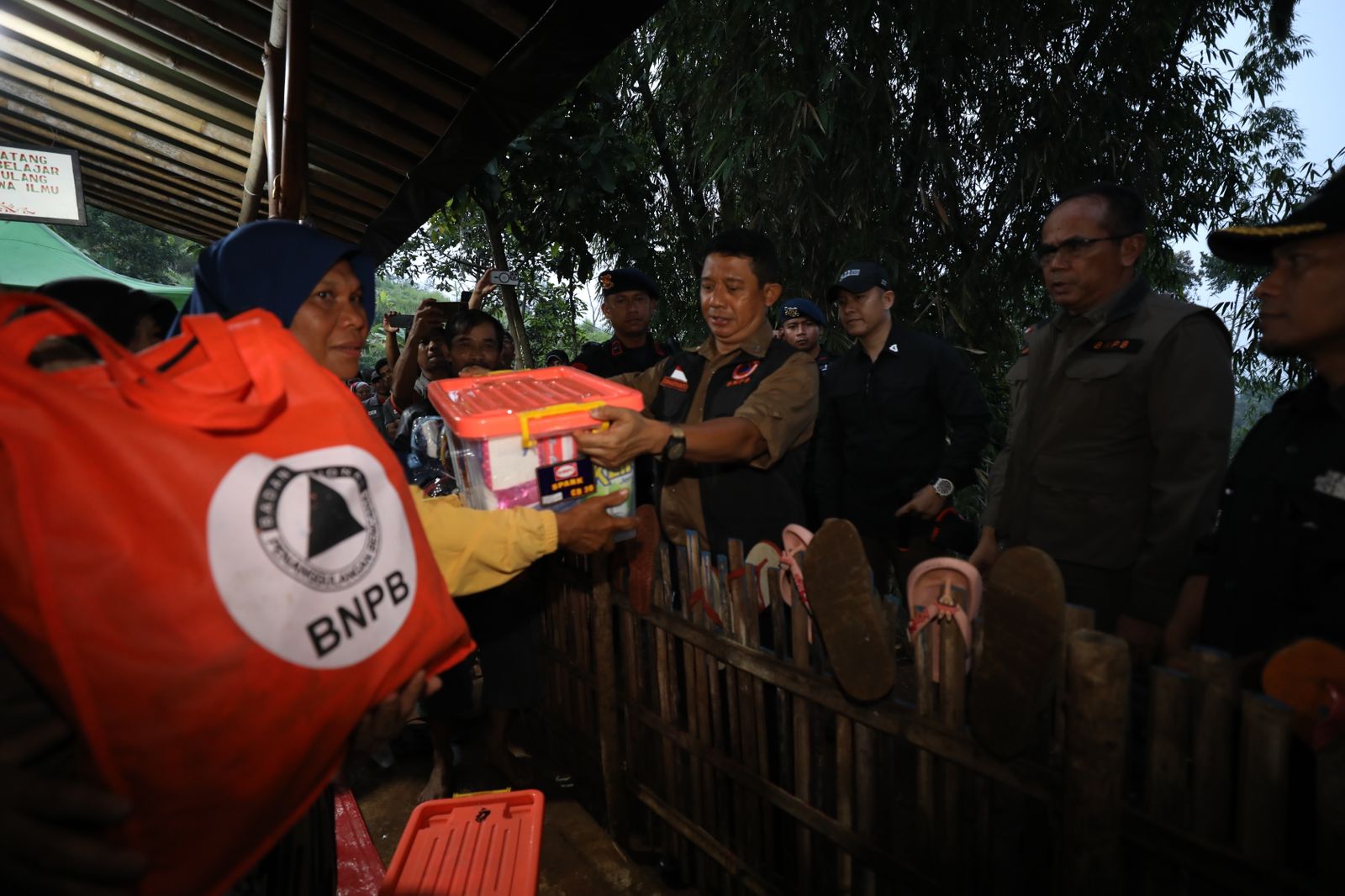Kepala BNPB PastikanPenanganan Bencana Hidrometrologi Kabupaten Sukabumi Berjalan Cepat dan Tepat