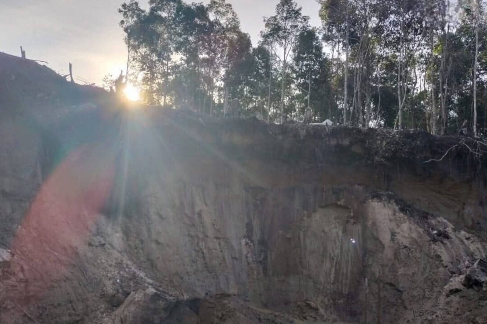 Longsor di Lokasi Penambangan Ilegal di Kapuas Hulu, Tiga Penambang Tewas