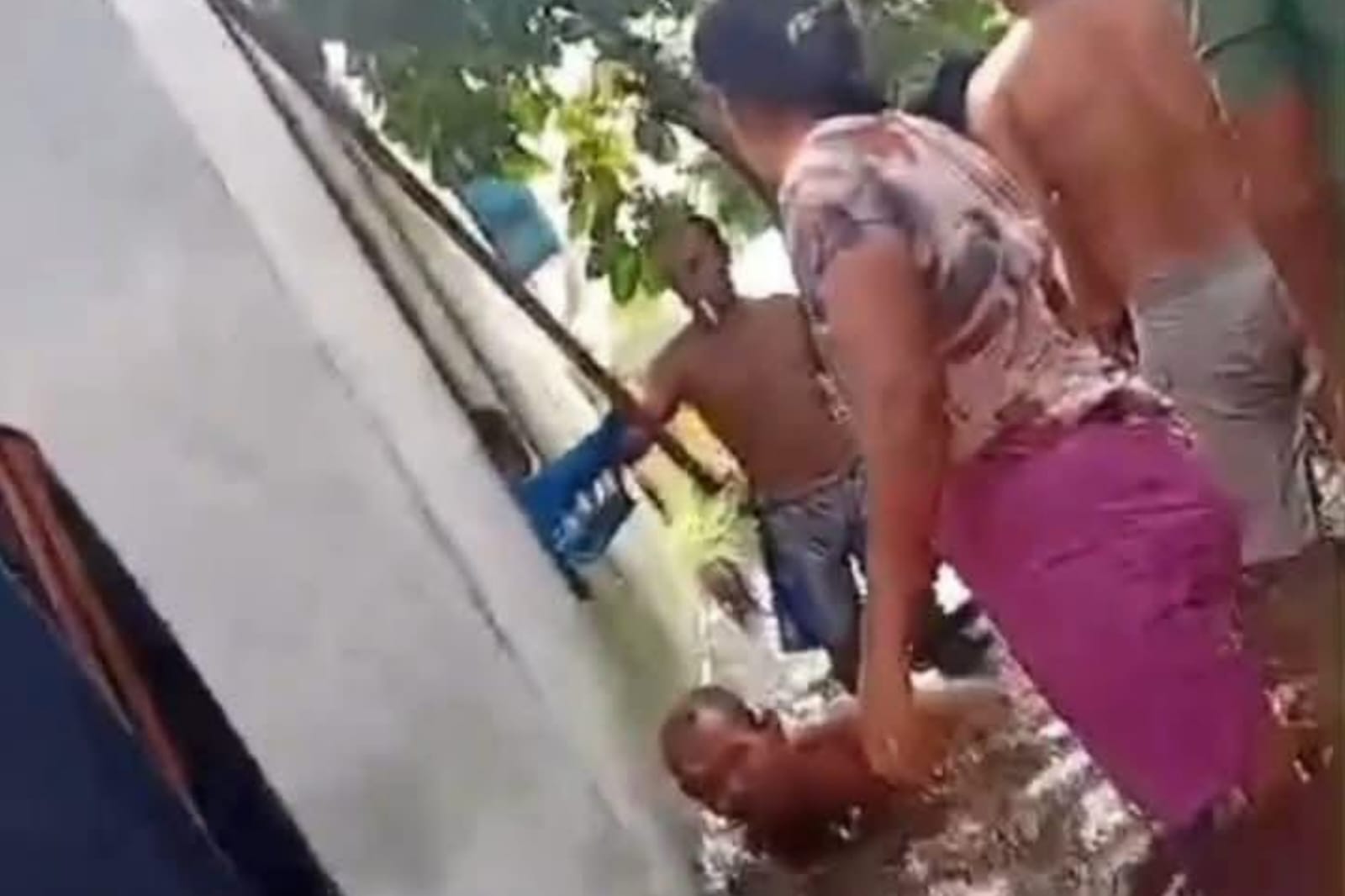 Banjir Rob di Ketapang Memakan Korban, Seorang Balita Tenggelam di Kolong Rumah