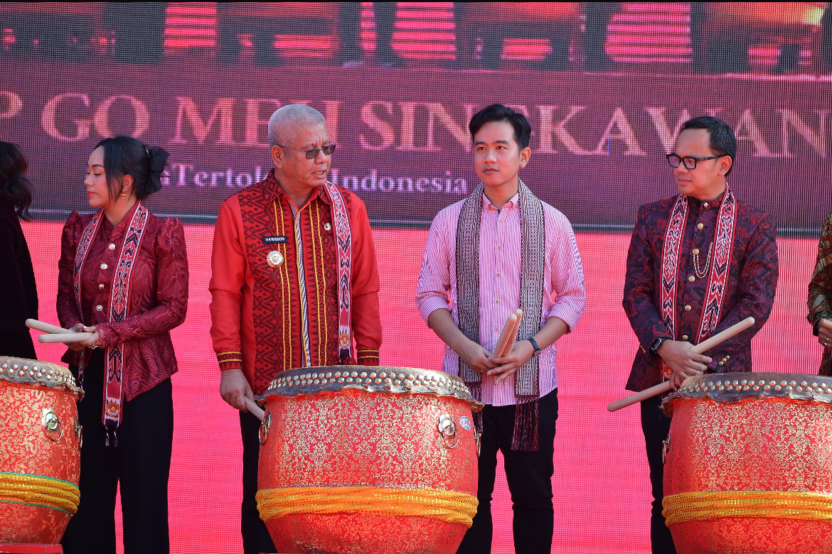 Wapres Gibran Hadiri Festival Cap Go Meh Singkawang 2025