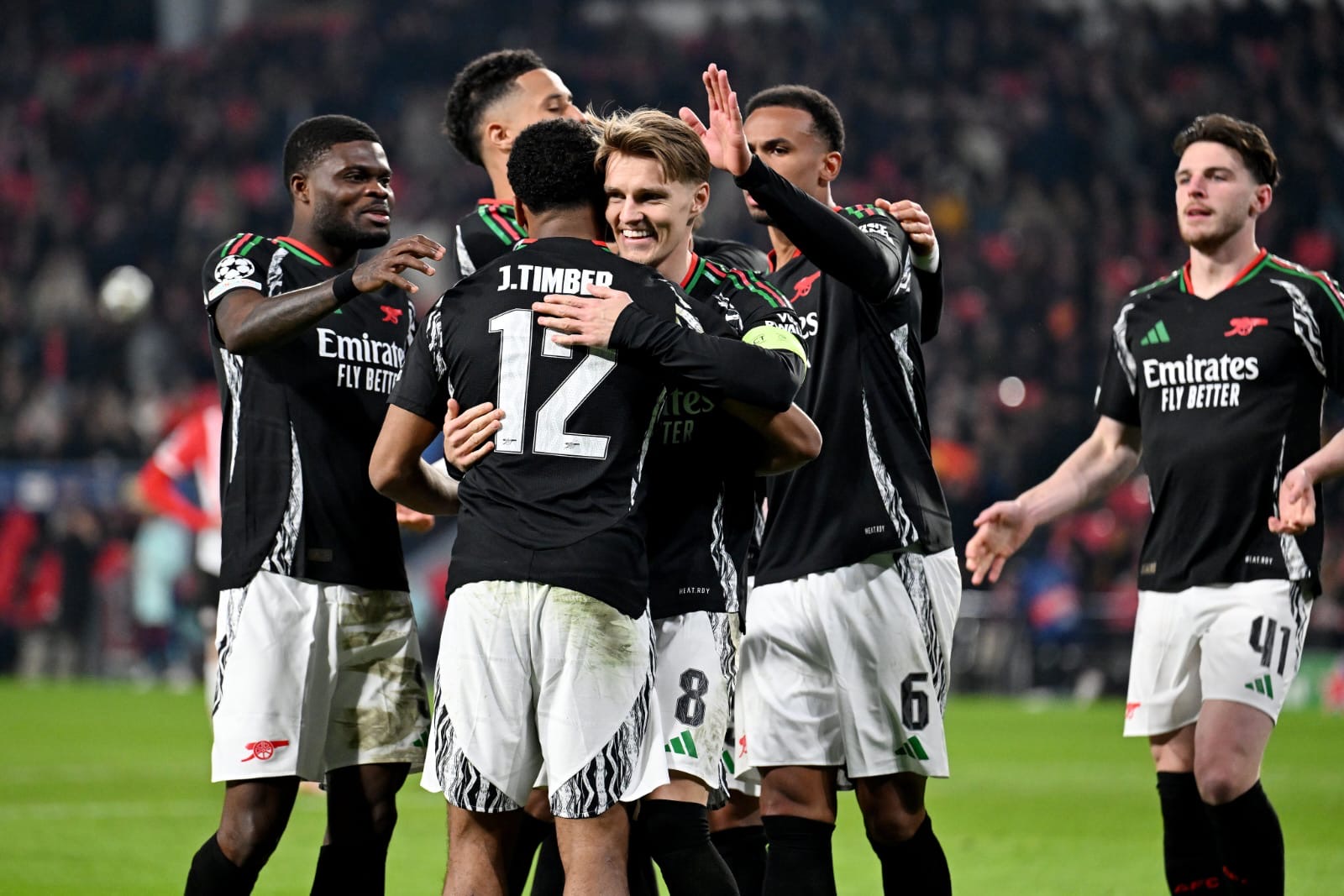 Menang Telak, Arsenal Gilas PSV Eindhoven 1 – 7 di Laga Away