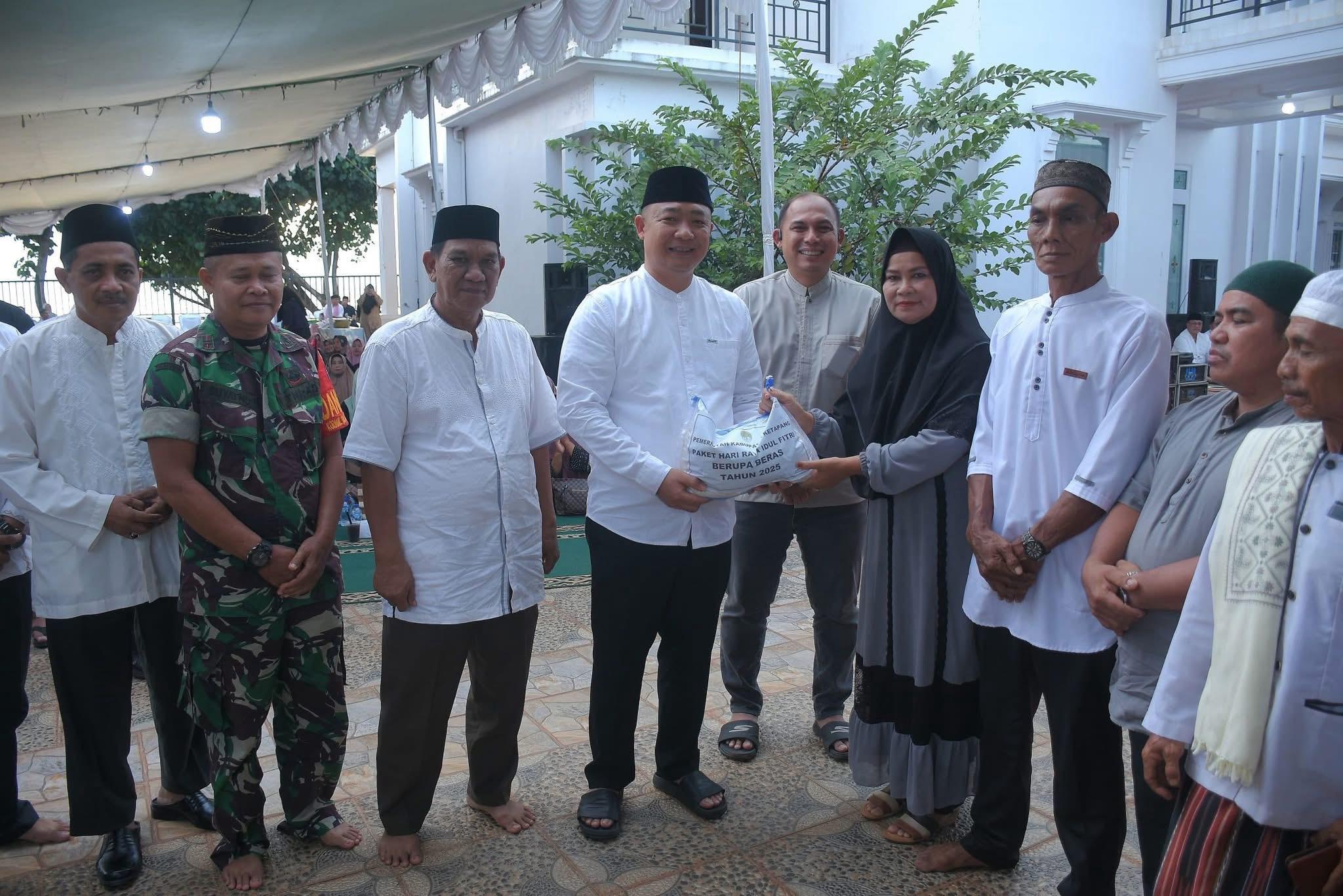 Gelar Safari Ramadan, Alex Minta Dukungan dan Ajak Masyarakat Bersama Bangun Ketapang