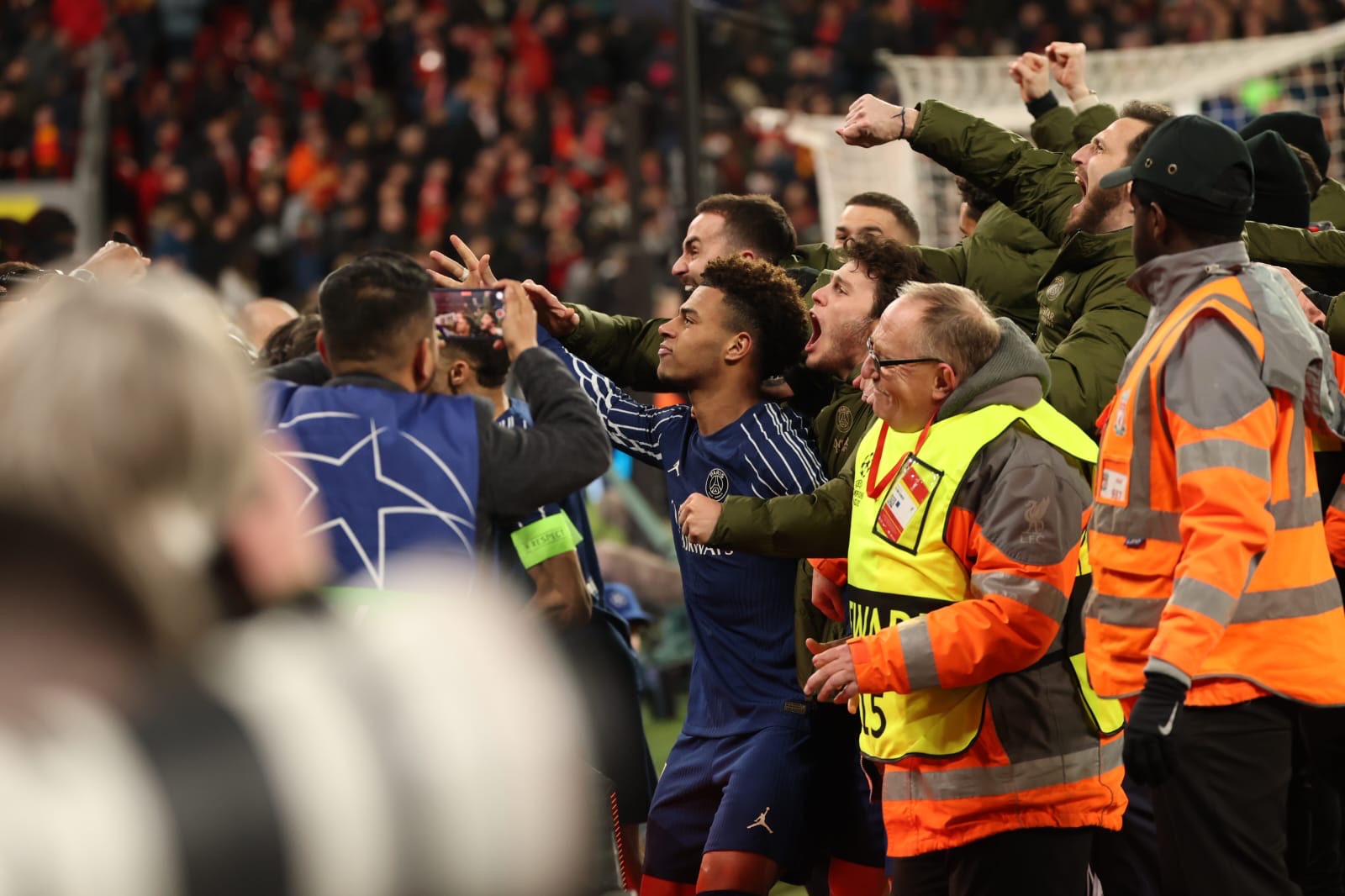Menangkan Adu Penalti, PSG Sukses Comeback di Anfield