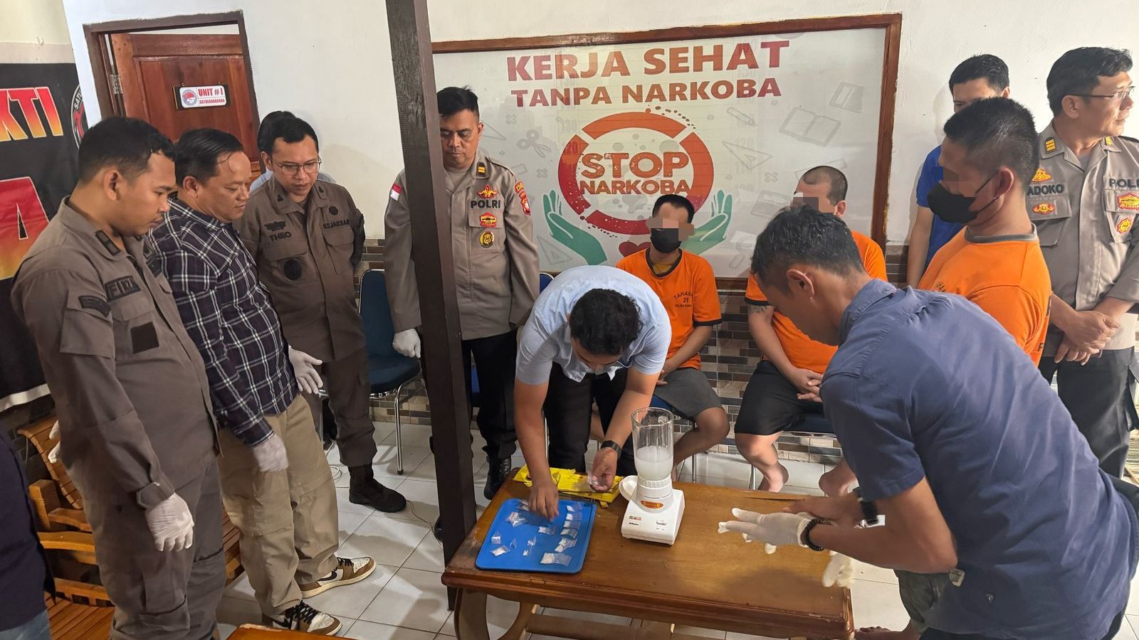 Polres Sambas Musnahkan 39 Paket Sabu