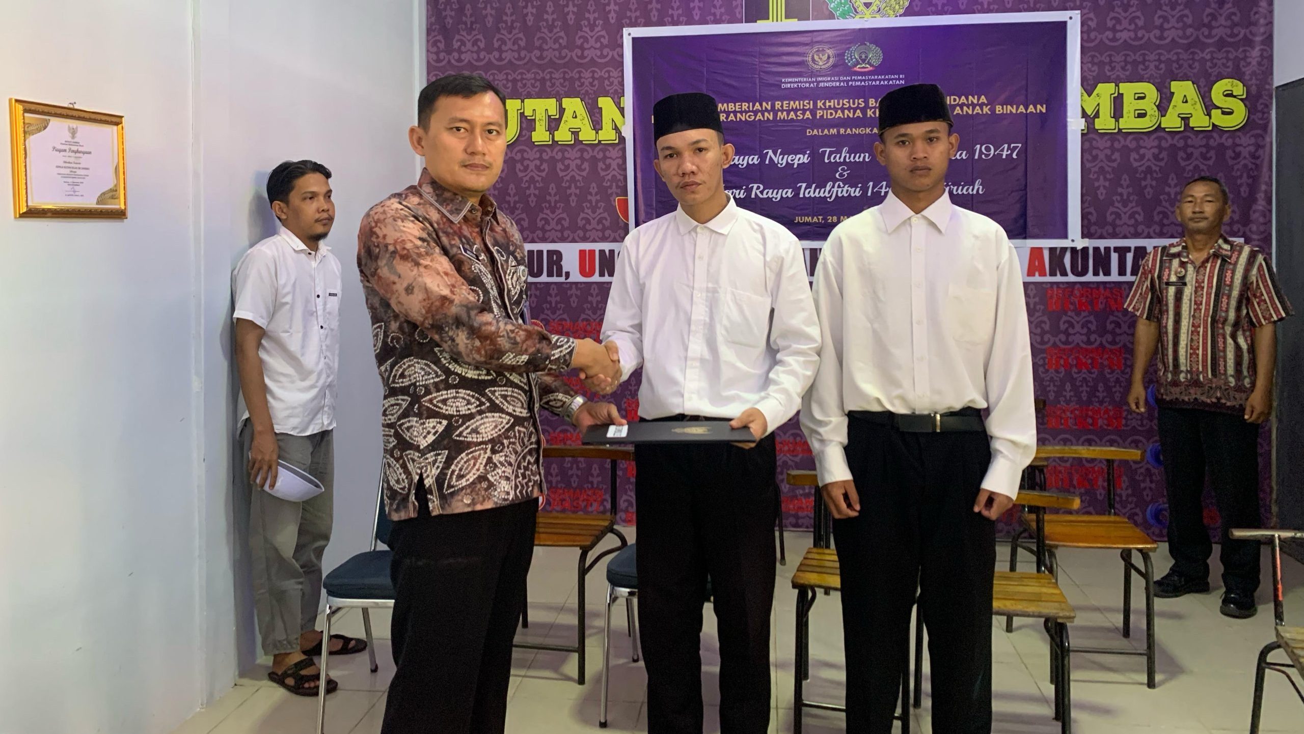 236 Warga Binaan Rutan Sambas Terima Remisi Idulfitri 1446 H