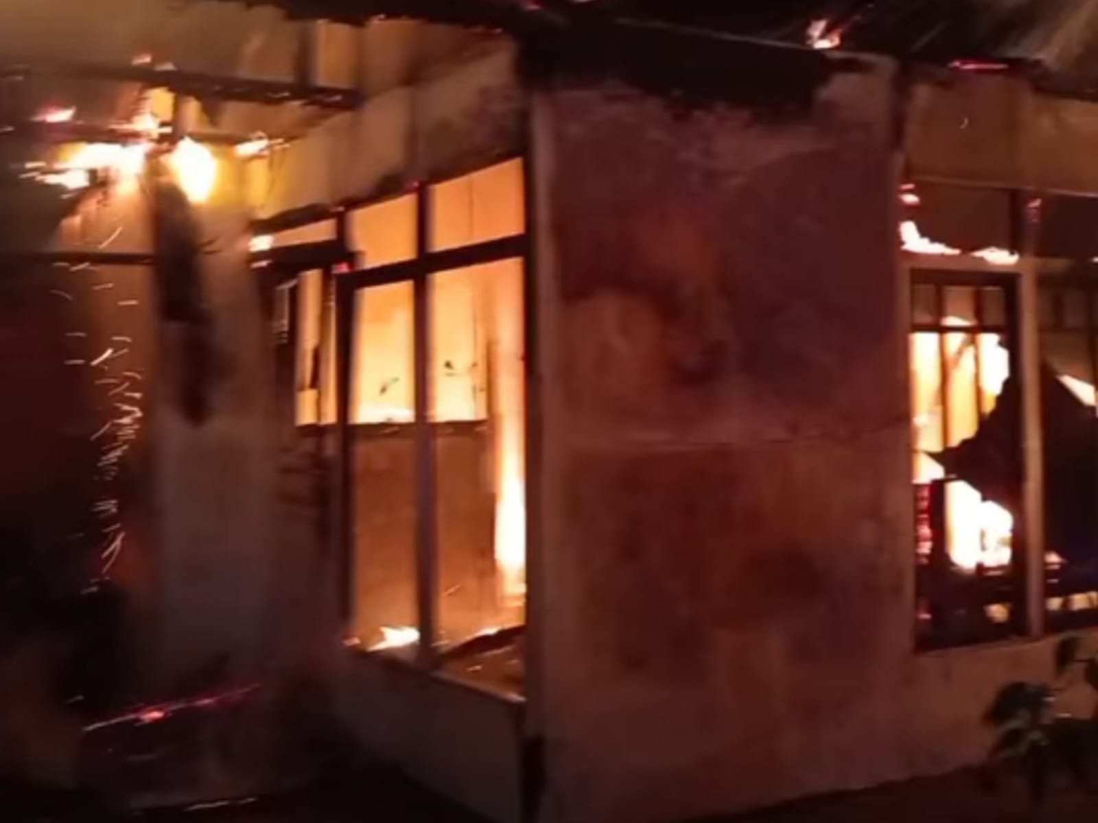 Rumah di Kubu Raya Hangus Terbakar, Diduga Akibat Korsleting atau Laptop yang Sedang Di-Cas