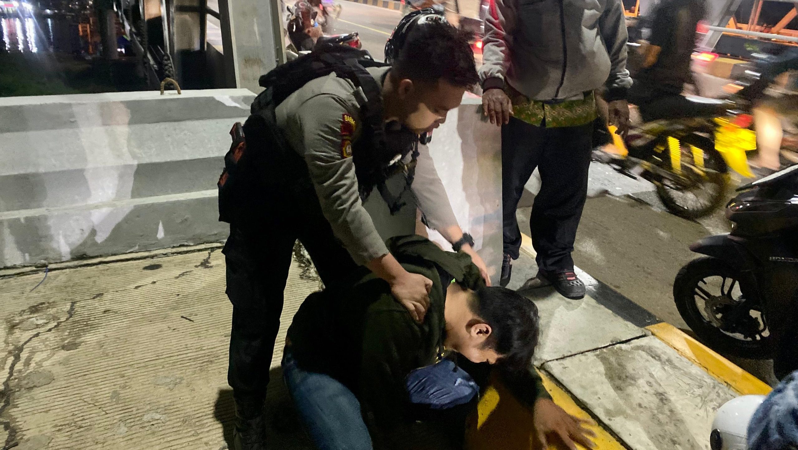 Polisi Gagalkan Percobaan Bunuh Diri di Jembatan Tol Kapuas Pontianak