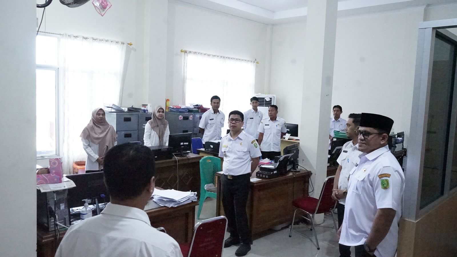 ​Evaluasi Pasca-Libur: Bupati Sambas Pastikan Disiplin ASN Tetap Terjaga