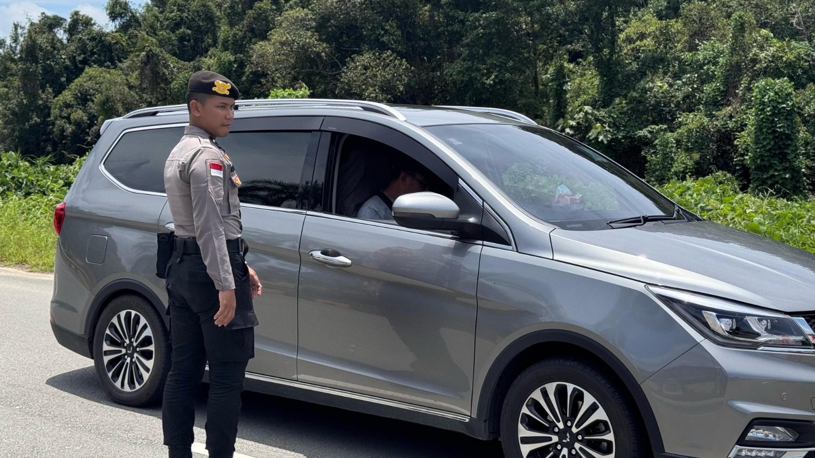 Razia Gabungan di Entikong, Polisi Sisir Kendaraan Antisipasi Kejahatan Lintas Negara