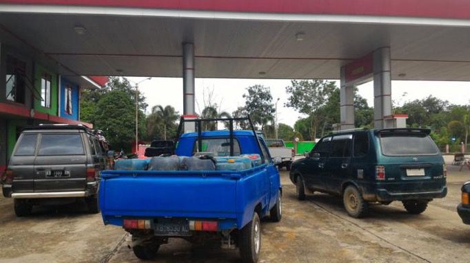 Viral di Medsos! Diduga Ada Penimbunan BBM di SPBU Sungai Tebelian, Ini Kata Polres Sintang