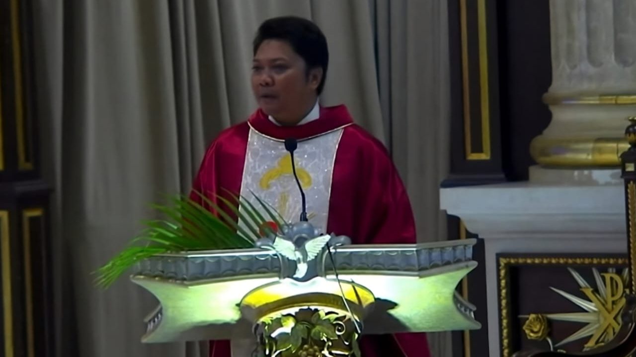 Misa Minggu Palma Ke dua: Pastor Rufinus Ajak Umat Rendahkan Hati dan Selalu Mengucap Syukur pada Tuhan