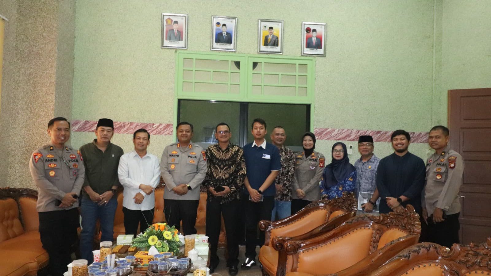 Ketua DPRD Sambas Terima Kunjungan Kapolres Baru, Perkuat Sinergi untuk Kamtibmas