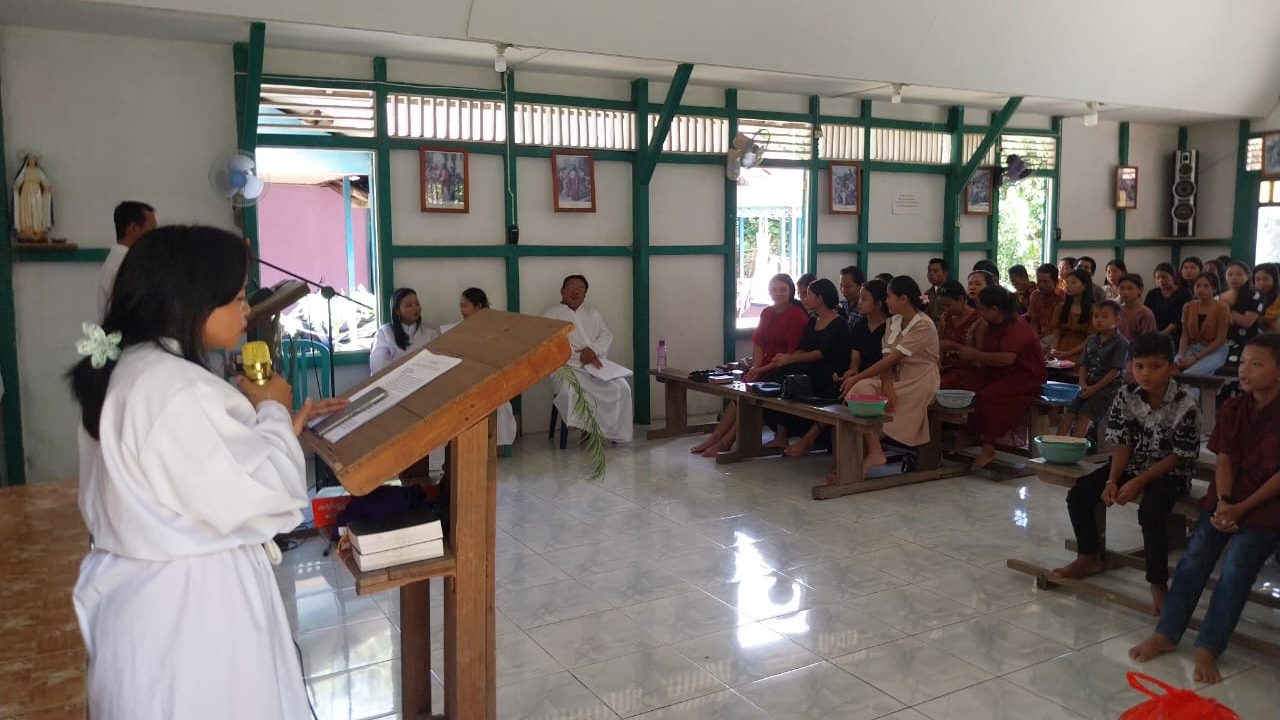 Polsek Sebangki Amankan Ibadah Jumat Agung di Gereja Katolik Santo Damianus