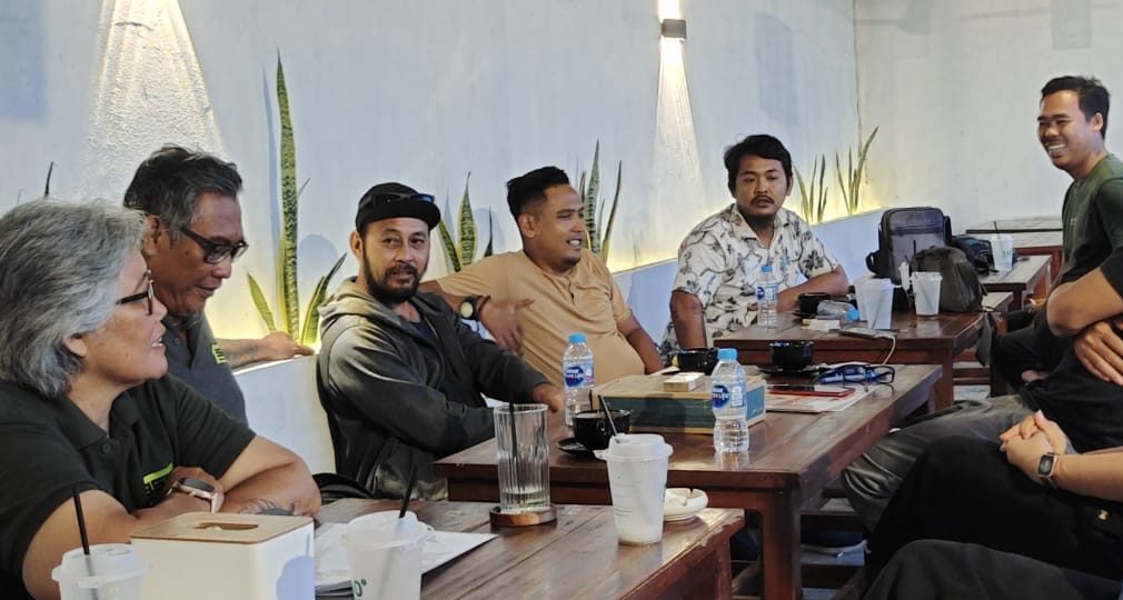 Komunitas Seni Putussibau Gelar Teater Bertiga Monolog Jelang Hardiknas 2025