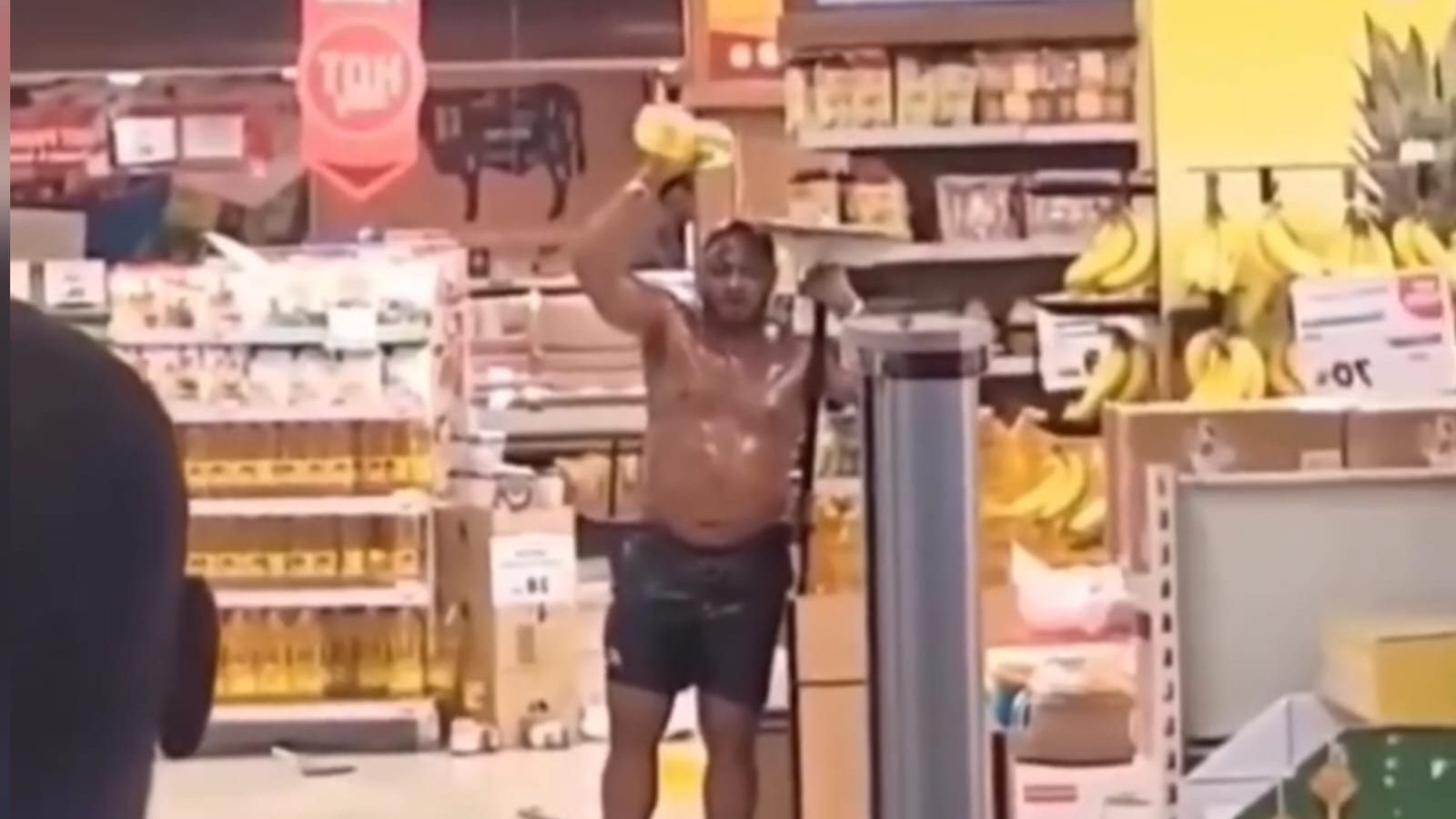 WNA Asal Afrika Mengamuk di Supermarket Kalibata City, Diduga karena Masalah Keluarga