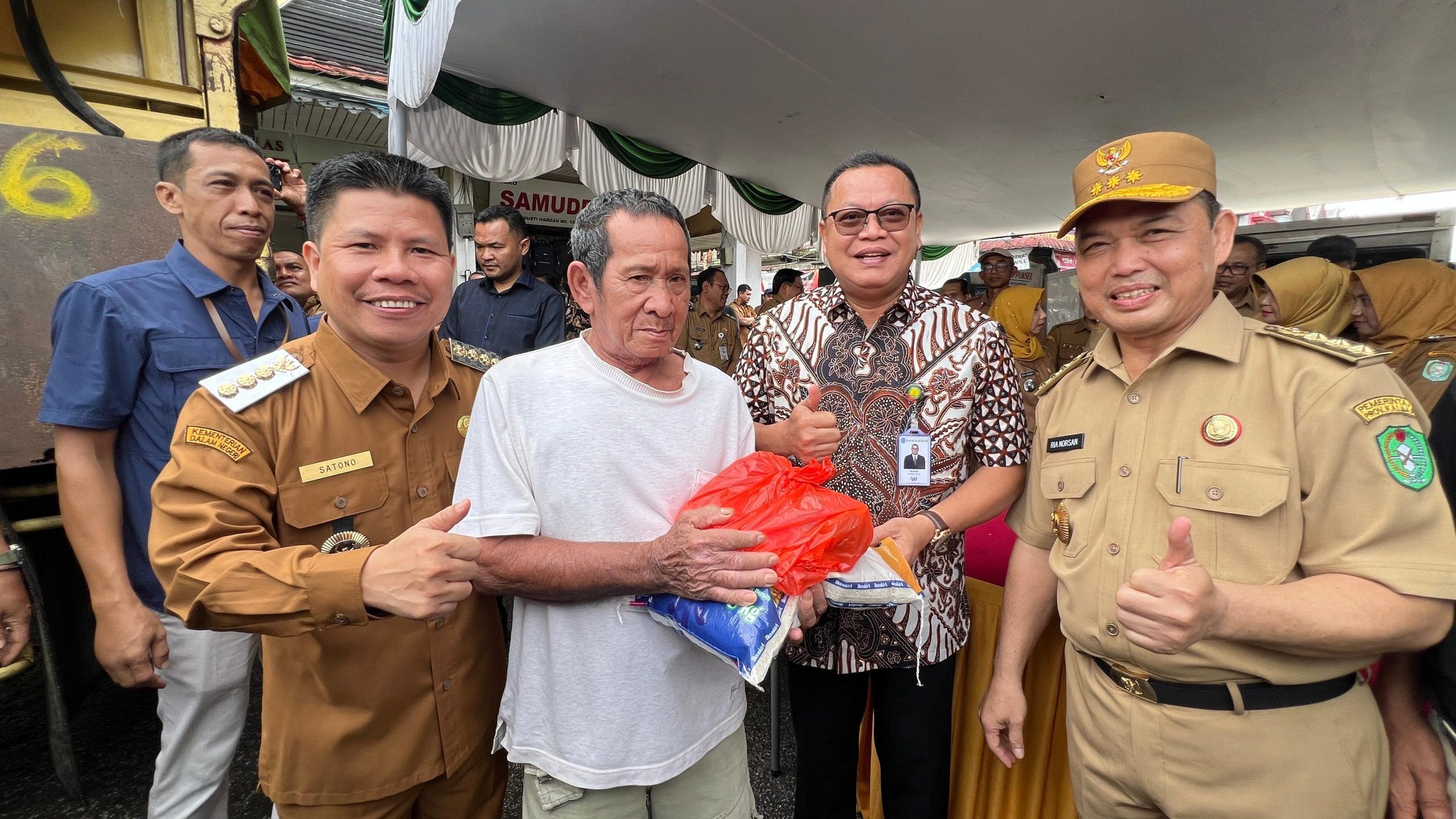 Bank Kalbar Dukung Operasi Pasar Bersama Gubernur Kalbar di Sambas