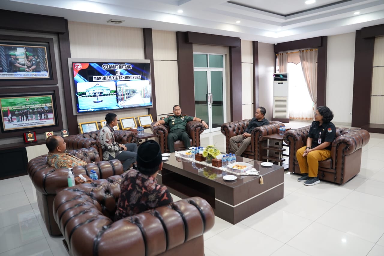 Pangdam XII/Tpr Terima Kunjungan Ketua KPU Kalbar, Bahas Netralitas TNI