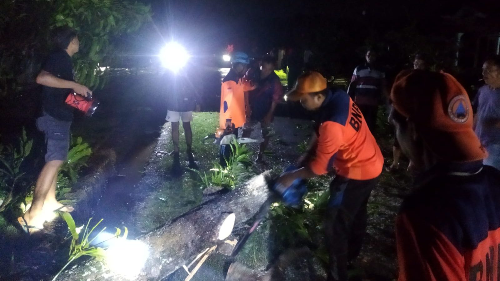 Akhir April Dihantam Banjir dan Angin Kencang, BNPB Imbau Siaga Bencana Hidrometeorologi Basah