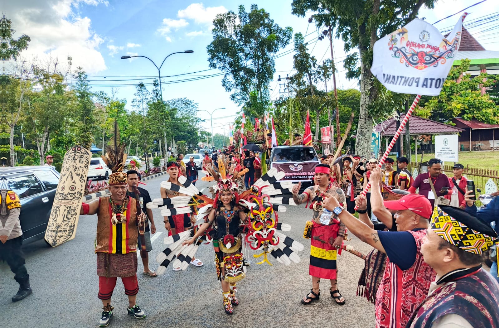 Karnaval Naik Dango 2 Kota Pontianak Jadi Ajang Pertunjukkan Adat Dayak