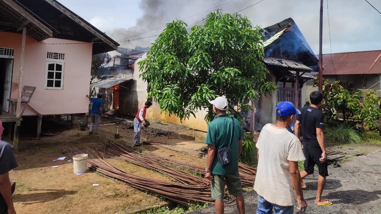 Polsek Sokan Selidiki Kebakaran Rumah Kayu di Dusun Pandan