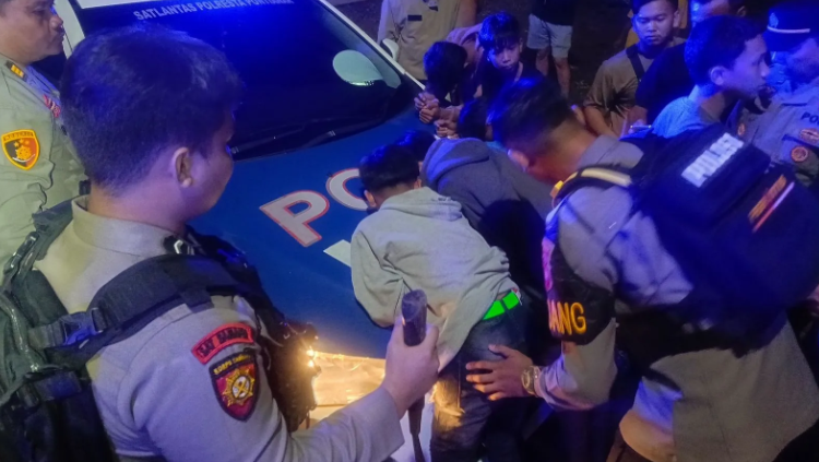 Bocah Kedapatan Bawa Celurit dan Mercon, Diamankan Tim Patroli Polresta Pontianak