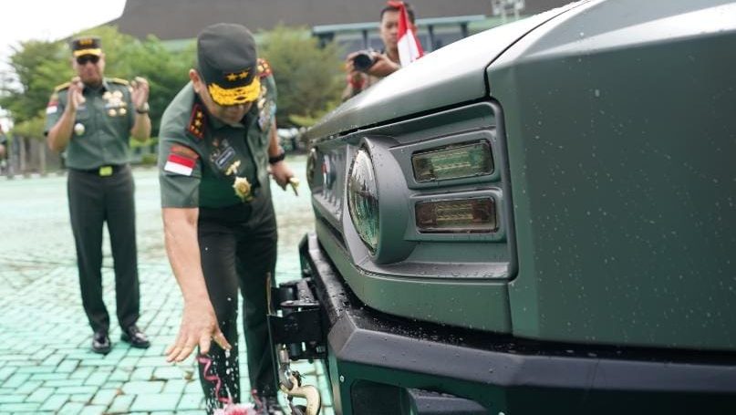 Dukung Operasional Satuan, Pangdam XII/Tpr Serahkan Ransus Maung MV3