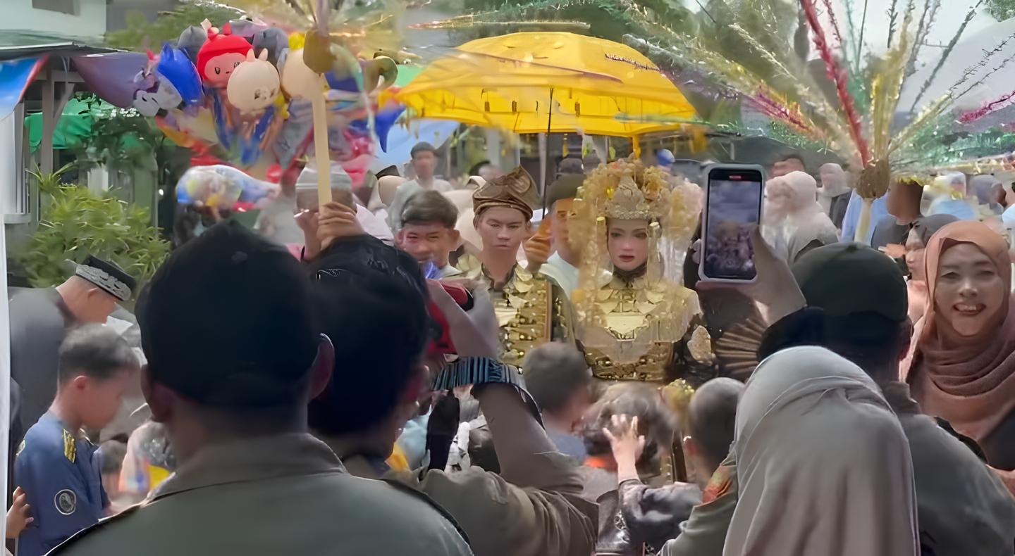 Mengenal Tradisi Belarak dalam Pernikahan Melayu Sambas