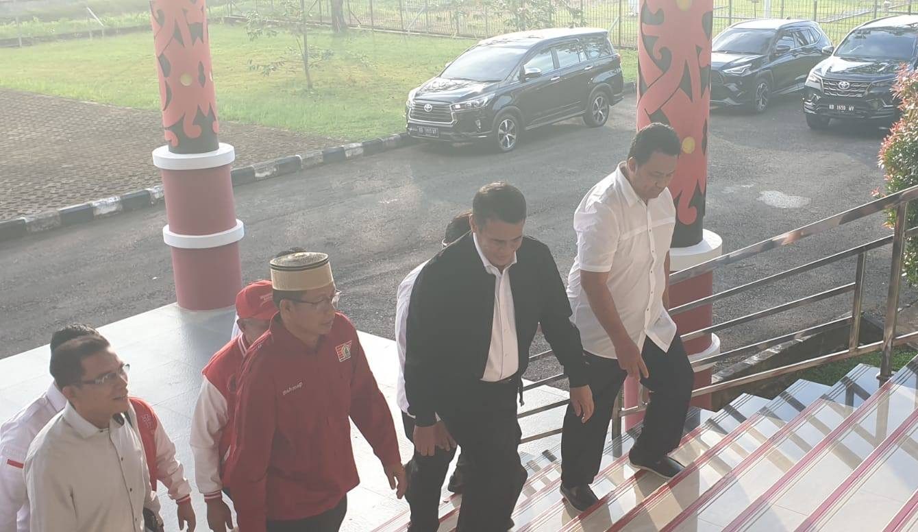 Jelang Kunjungan Prabowo ke Bengkayang, Mentan Amran Sulaiman Tiba di Kalimantan Barat