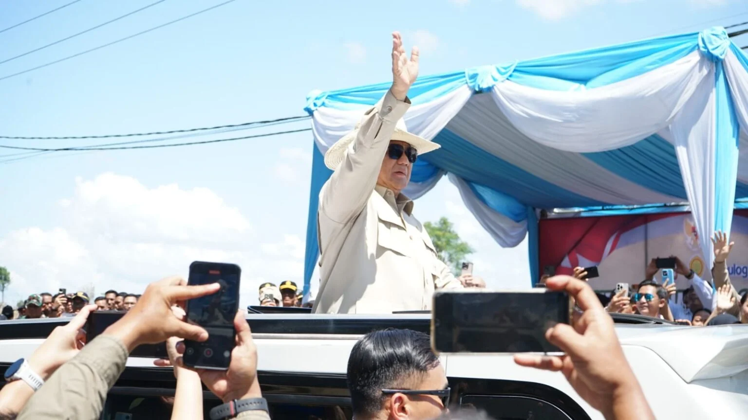Dorong Swasembada Pangan, Prabowo Hadiri Panen Raya Jagung di Bengkayang