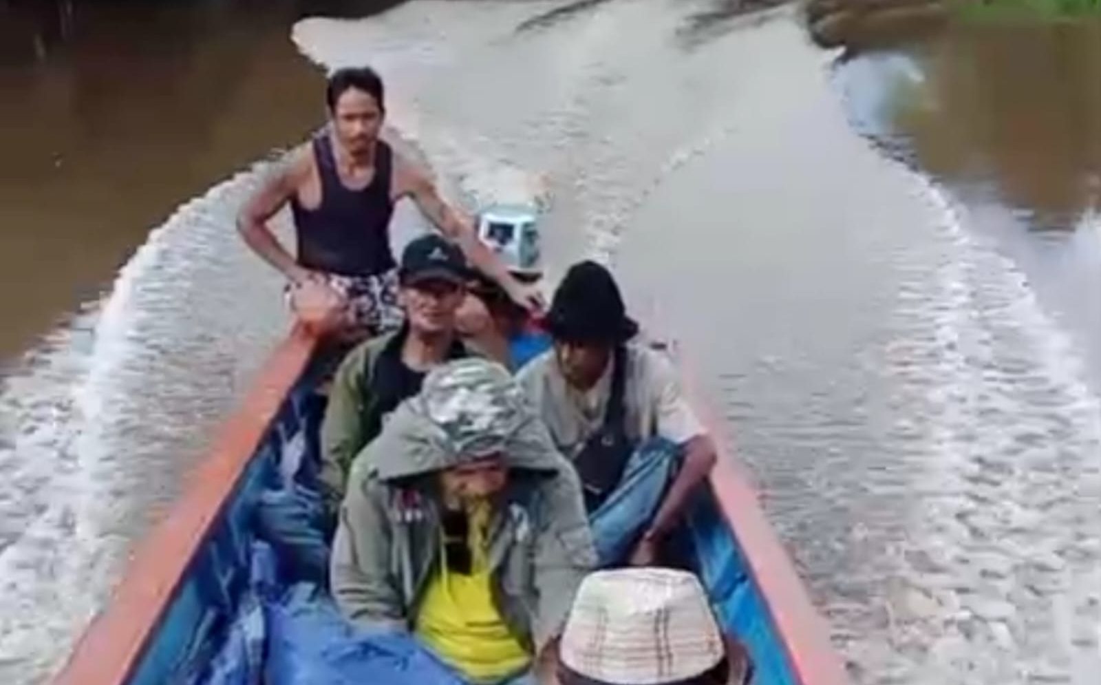 Tim FRKP Telusuri Pencemaran Aliran Sungai Desa Retok Kubu Raya, Warga Alami Gatal-gatal Akibat Limbah PETI