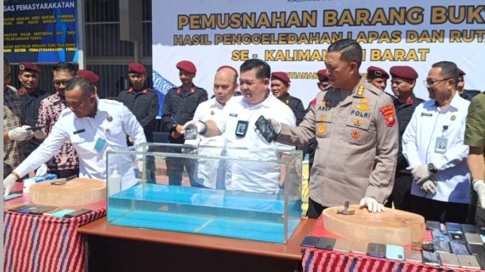Polda Kalbar Lakukan Pemusnahan Barang Bukti dan Deklarasi Gerakan Anti-Narkoba