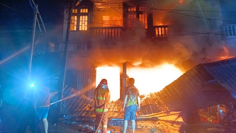 Tiga Ruko di Pasar Sekura Sambas Ludes Terbakar, Kerugian Capai Rp 3,2 Miliar