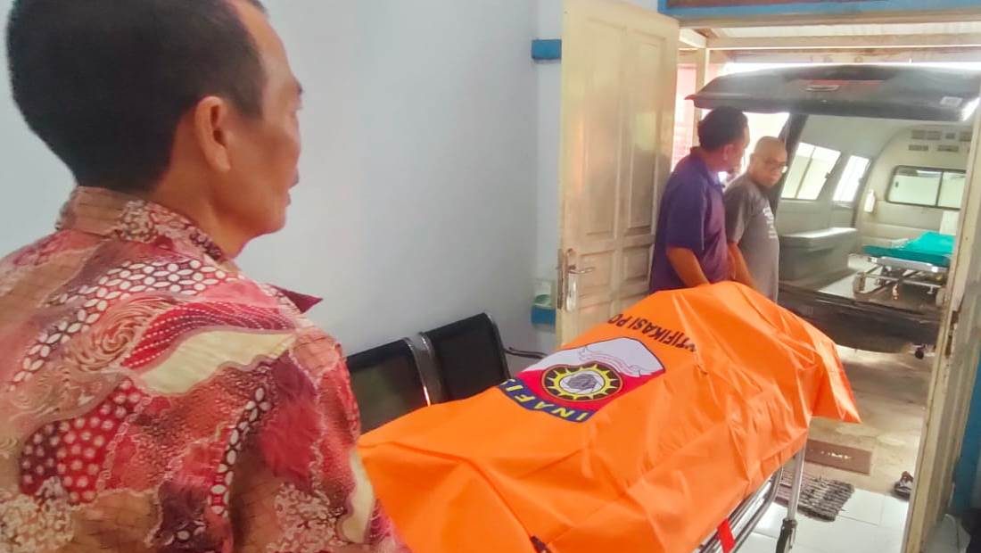 Jenazah ODGJ yang Ditemukan di Taman Sabang Merah Sanggau Diserahkan ke Dinas Sosial Sintang