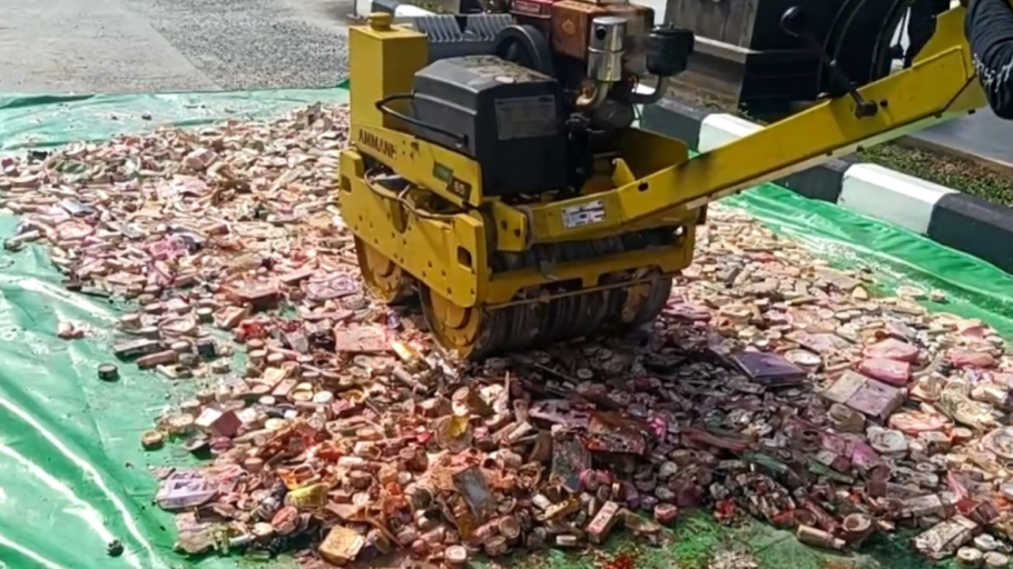 Kejari Pontianak Musnahkan Barang Bukti dari 101 Kasus Pidana