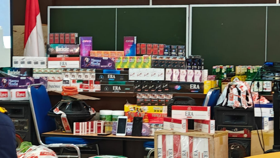 Bea Cukai Sintete Musnahkan Barang Ilegal Rp878 Juta