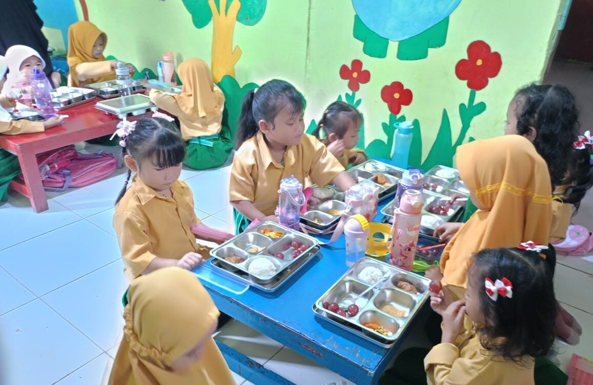 Program Makan Bergizi Gratis di Sambas Jangkau 5.782 Anak dan Ibu