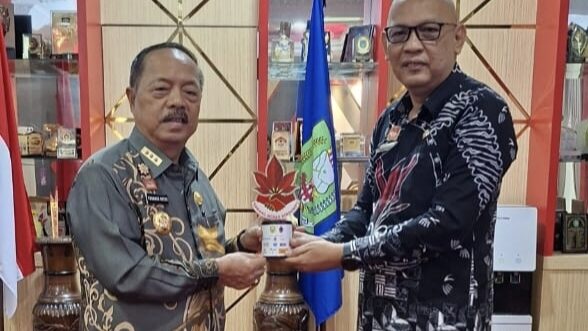 Perkuat Komitmen Pembangunan, Laporan Aksi Sabang Merah Berdompu Diserahkan ke Bupati Sanggau