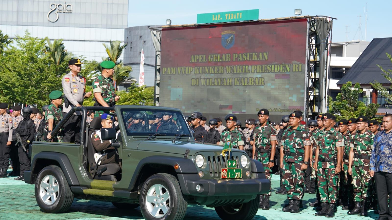Pangdam XII/Tpr dan Kapolda Kalbar Pimpin Apel Gelar Pasukan, Siap Amankan Kunjungan Wapres Gibran