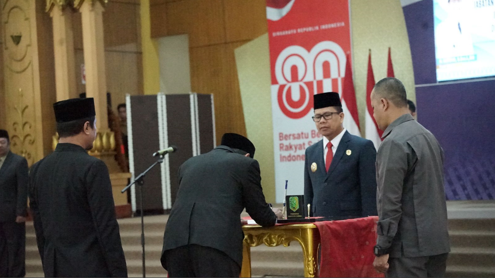 Bupati Satono Lantik Pejabat Baru, Dorong Birokrasi Sambas Profesional