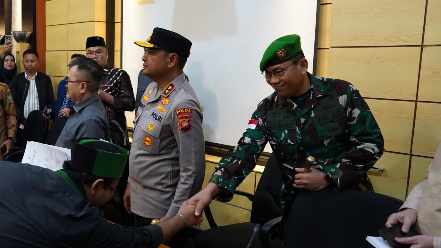 Kodam dan Polda Kalbar Imbau Masyarakat Jaga Keamanan Pasca Demonstrasi