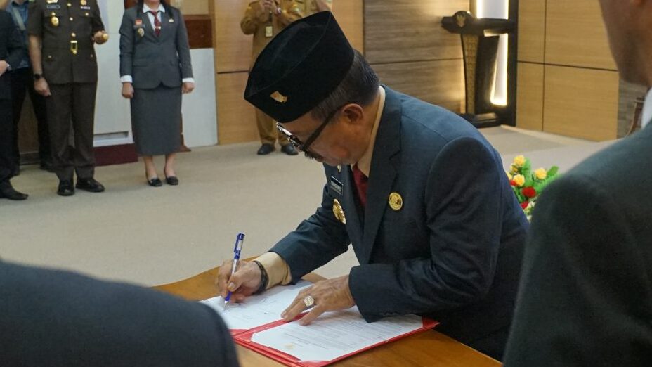 Langkah Akhir Seleksi Jabatan, Bupati Sanggau Lantik Aswin Khatib Jadi Sekda