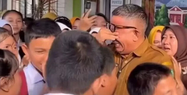 Tegur Siswa Bawa Mobil, Kepsek Dicopot: PGRI Sumsel Soroti Degradasi Profesi Guru
