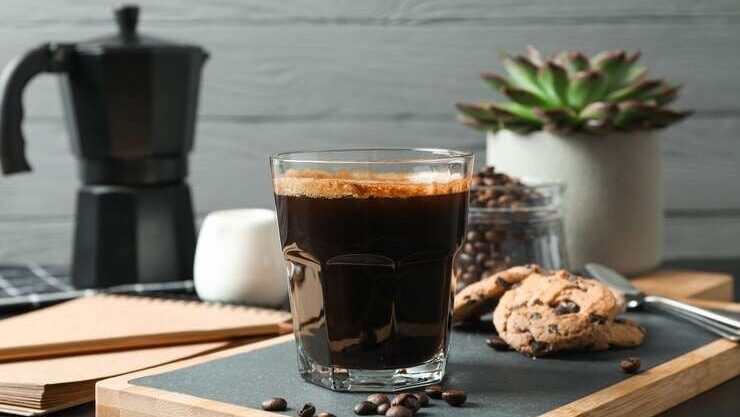 Amankah Minum Americano Setiap Hari? Cek Batasan dan Dampaknya bagi Tubuh