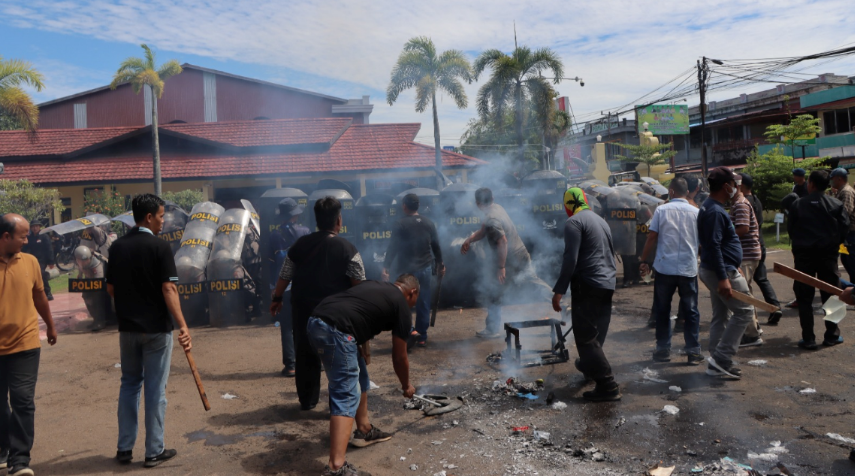 Pernah Digeruduk Pekerja Tambang, Polres Ketapang Latihan Pengamanan Mako
