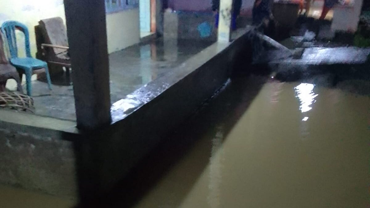 Waspada Cuaca Ekstrem: Angin Kencang dan Banjir Dominasi Laporan Bencana BNPB