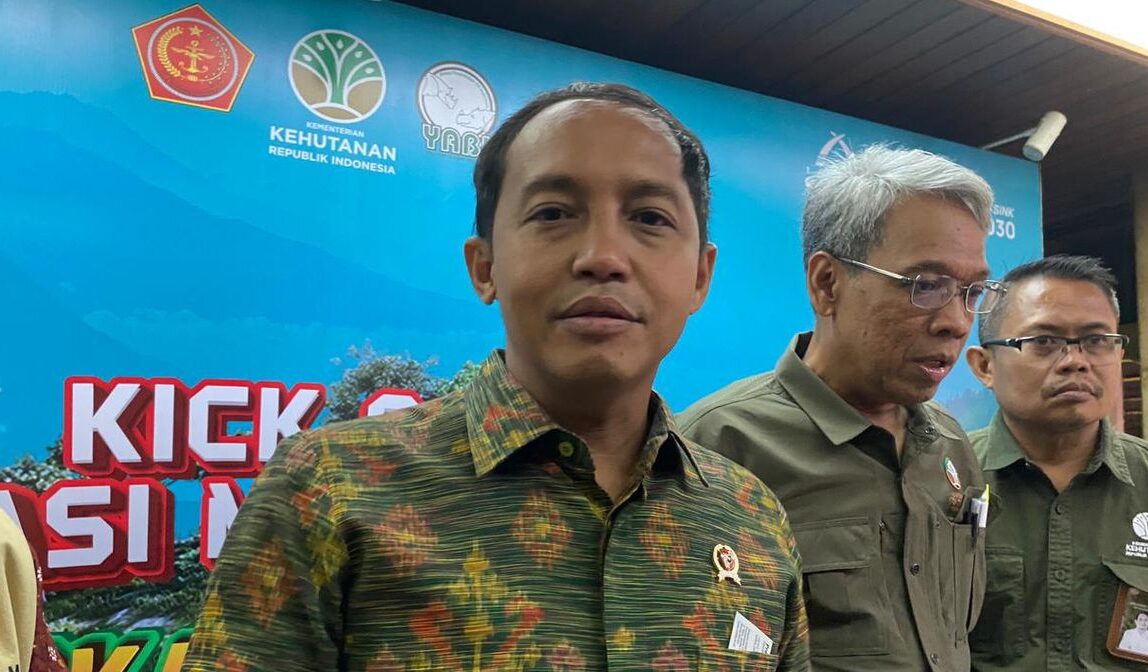 Menteri Raja Juli Akui Penyelesaian Konflik Agraria di Cilacap Terhambat Perhutani