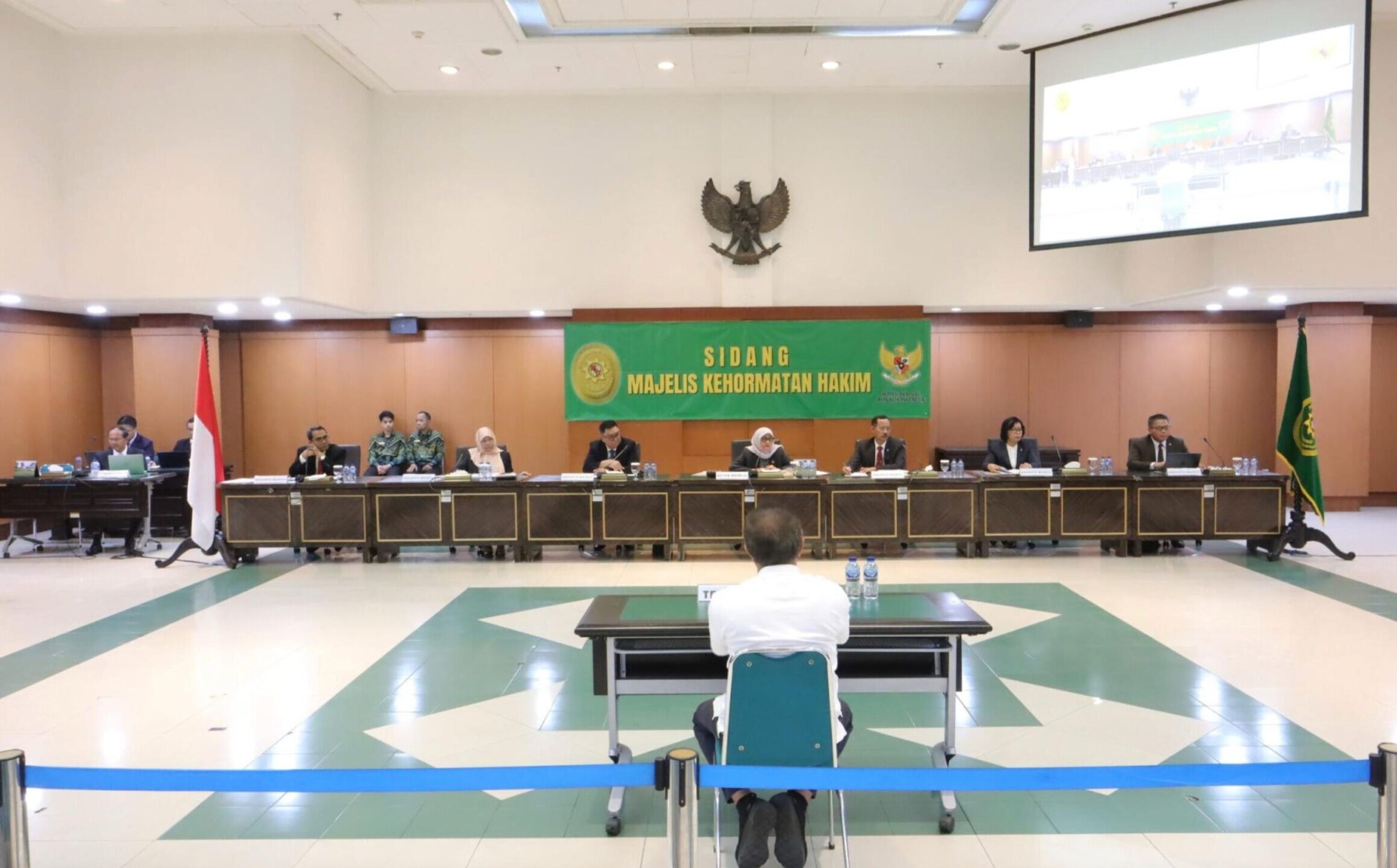 Terlibat Gratifikasi Rp725 Juta: Mantan KPN Tobelo Diberhentikan dengan Hak Pensiun oleh MKH
